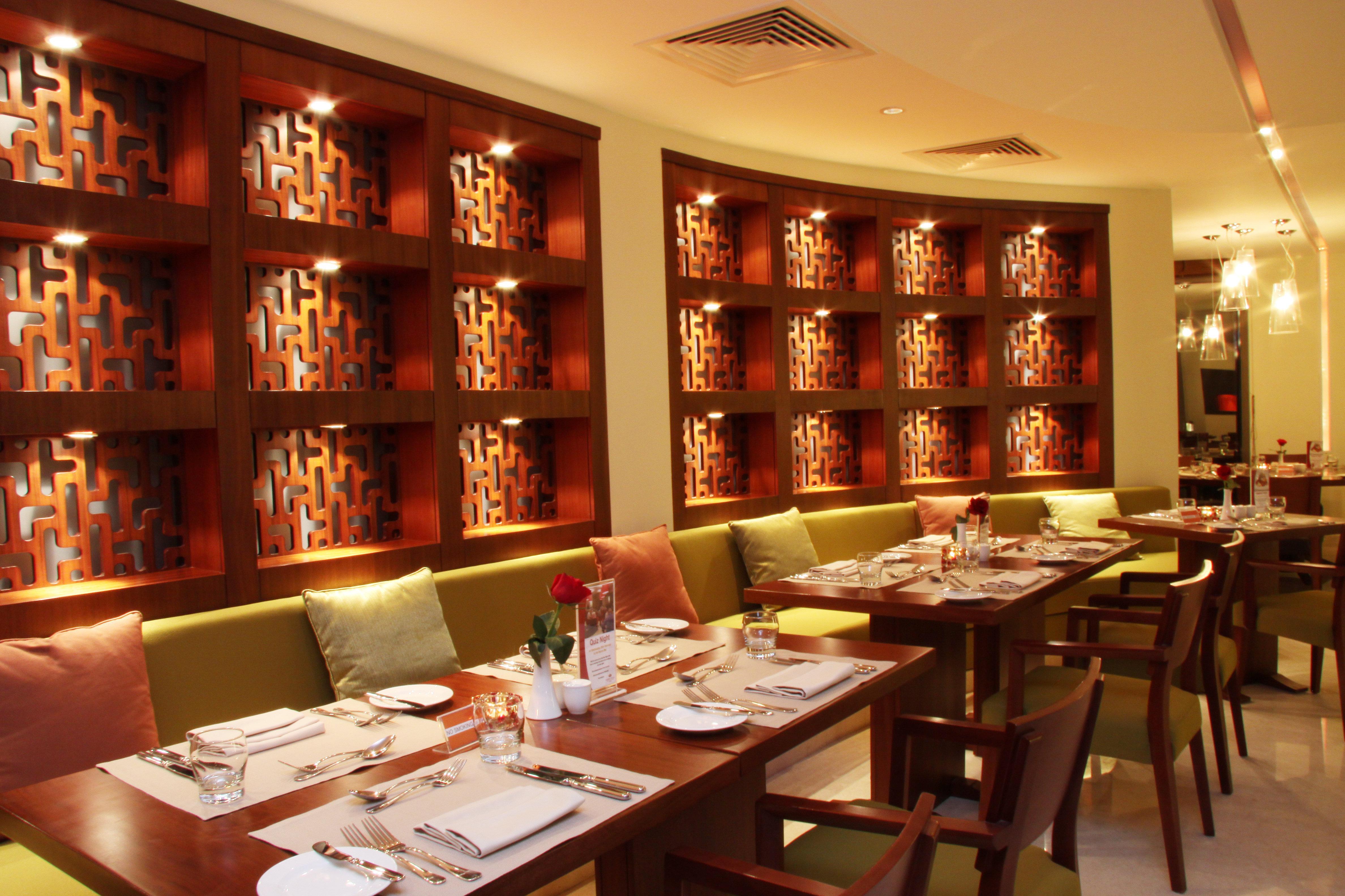 Hotel Crowne Plaza Sohar By Ihg Restaurante foto